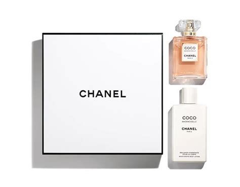 cofanetto chanel natale|Cosa regalare a Natale 2022 se ti piace il beauty .